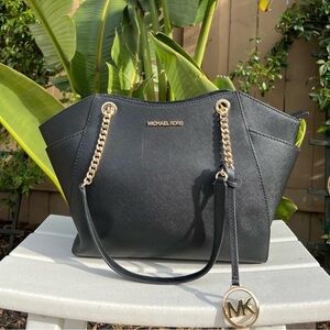 Michael Kors Jet Set Travel Purse